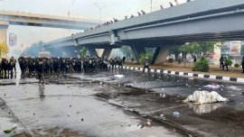 Demo Tolak UU Cipta Kerja, Polisi Bubarkan Aksi Mahasiswa-Buruh di Makassar 