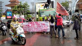 Puluhan Mahasiswa dari Gerak Misi Demo di Batas Gowa-Makassar, Ini Tuntutannya 
