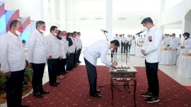 Adnan Lantik Bupati Barru dan Maros Jadi Ketua PMI Kabupaten