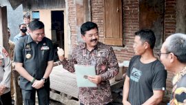Menteri ATR BPN Serahkan Sertipikat Tanah ke Warga Gowa