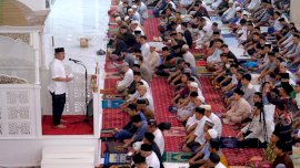 Tarawih Pertama di Masjid Agung Syekh Yusuf, Wabup Gowa Sebut Momentum Tingkatkan Kebersamaan